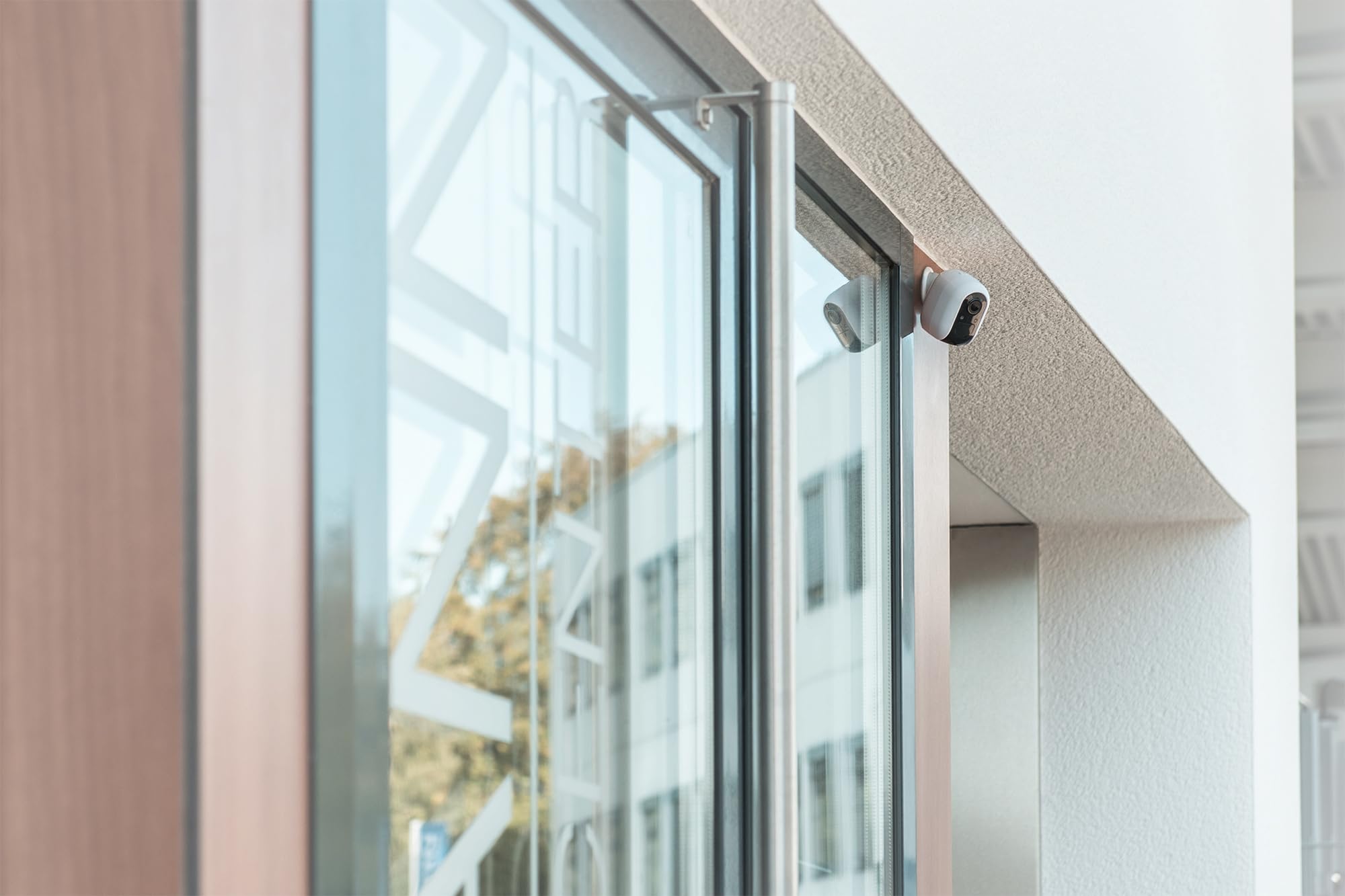 digitus-unique-wlan-berwachungskamera-full-hd-akku-outdoor image 2