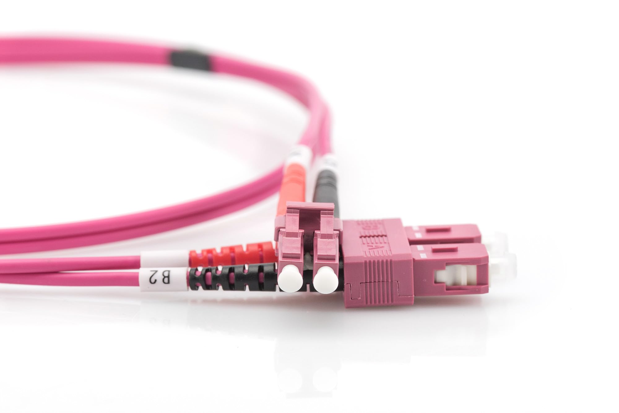 digitus-dk-2532-02-4-lwl-patchkabel-om4-2m-lc-zu-sc-duplex-violett image 2