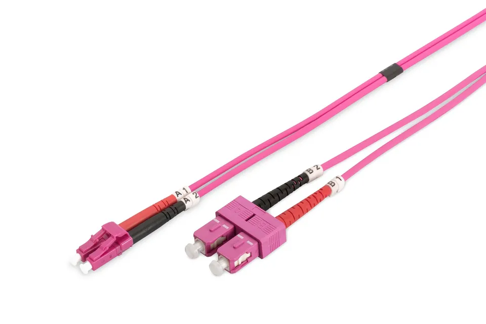 digitus-dk-2532-02-4-lwl-patchkabel-om4-2m-lc-zu-sc-duplex-violett image 1