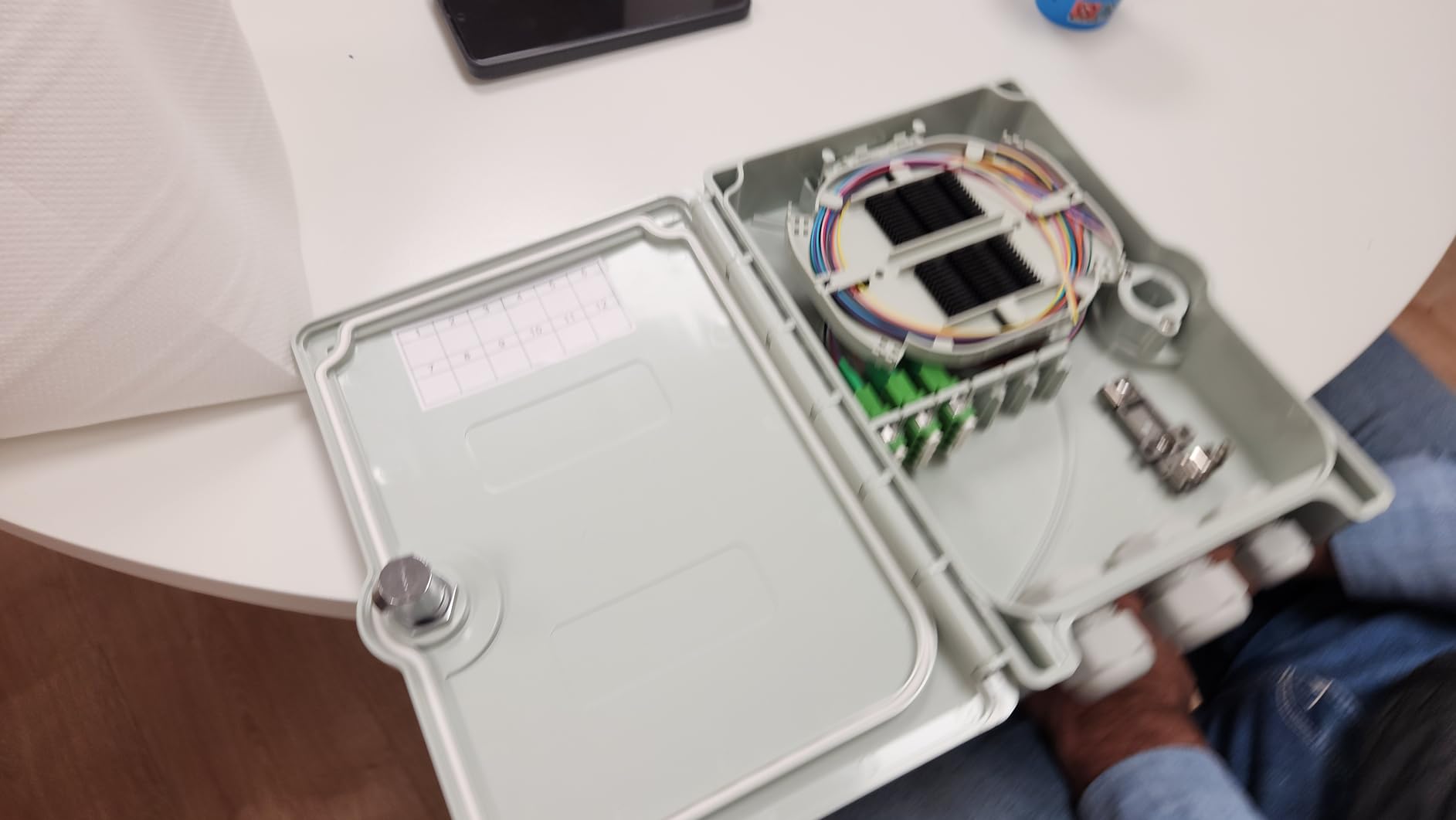 Sehr kompakte Box
