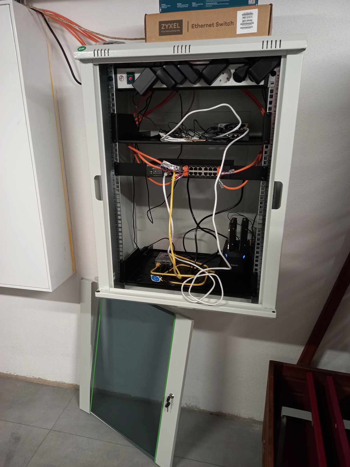 Solide für kleines Büro