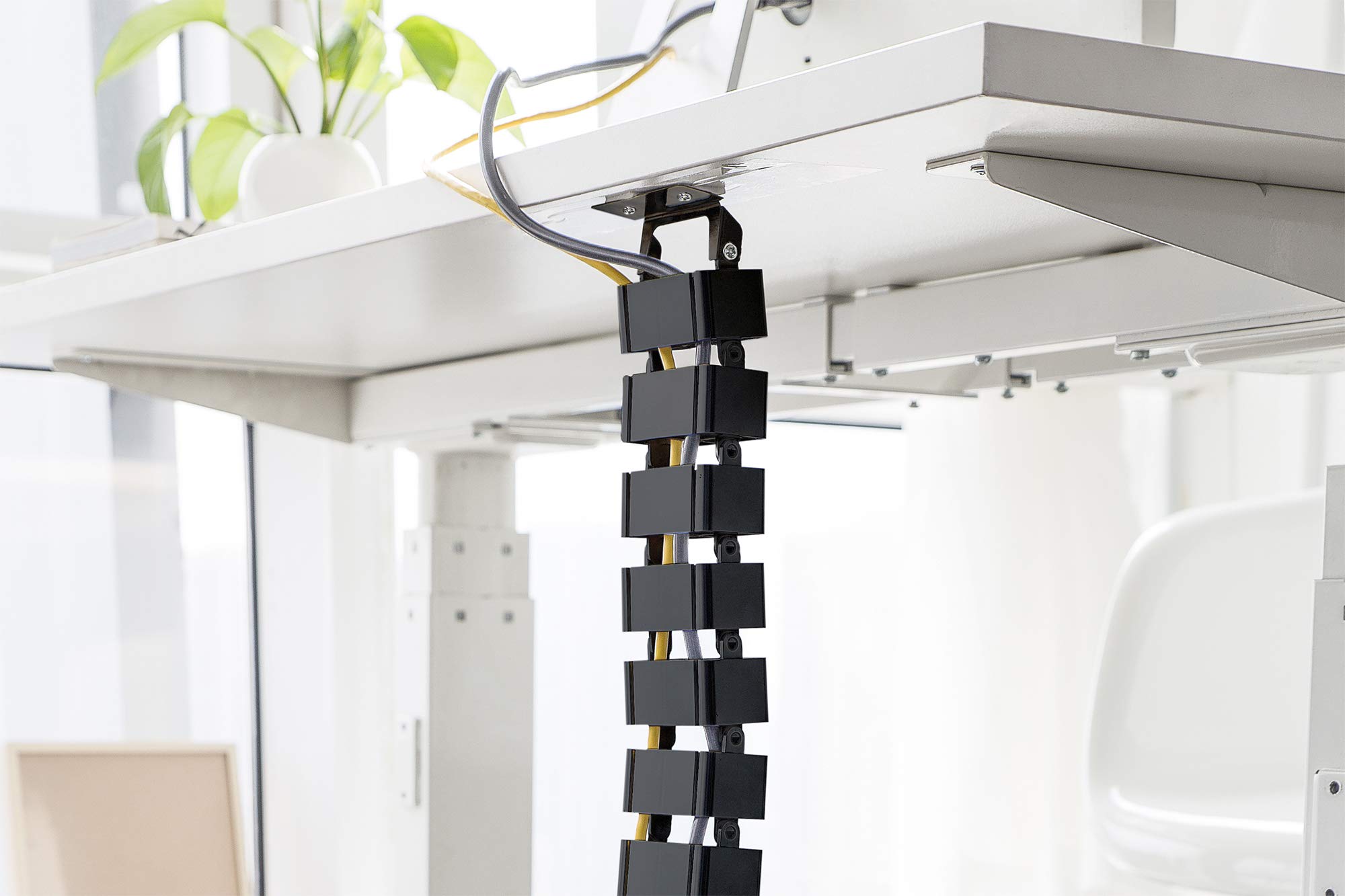 digitus-vertikale-kabel-f-hrung-flexibles-schreibtisch-kabelmanagement-schwarz image 7