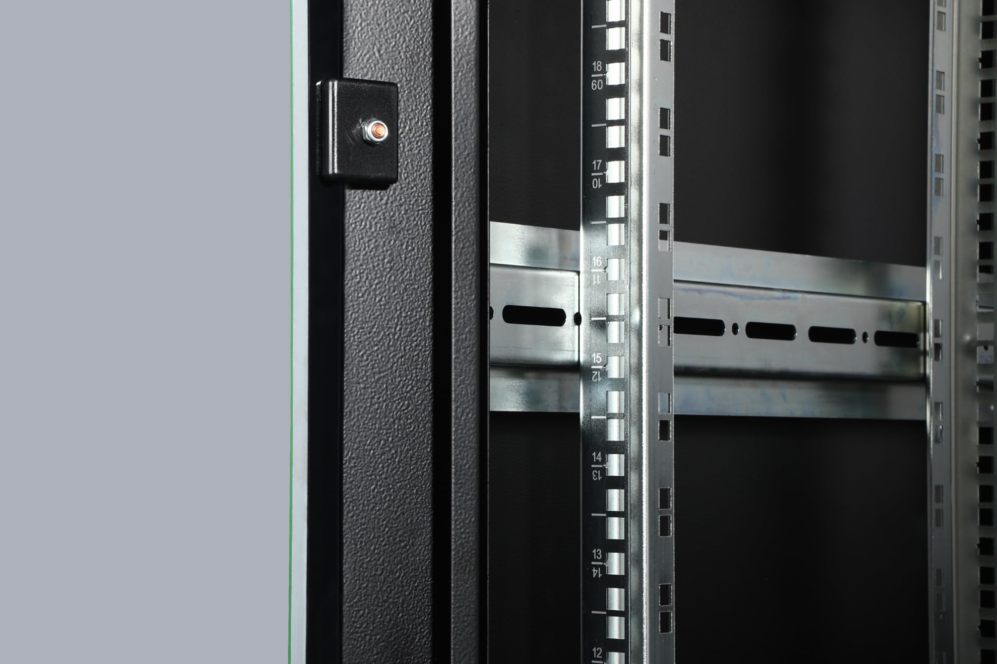digitus-unique-netzwerkschrank-26he-60x60-schwarz-19-zoll-rack image 7
